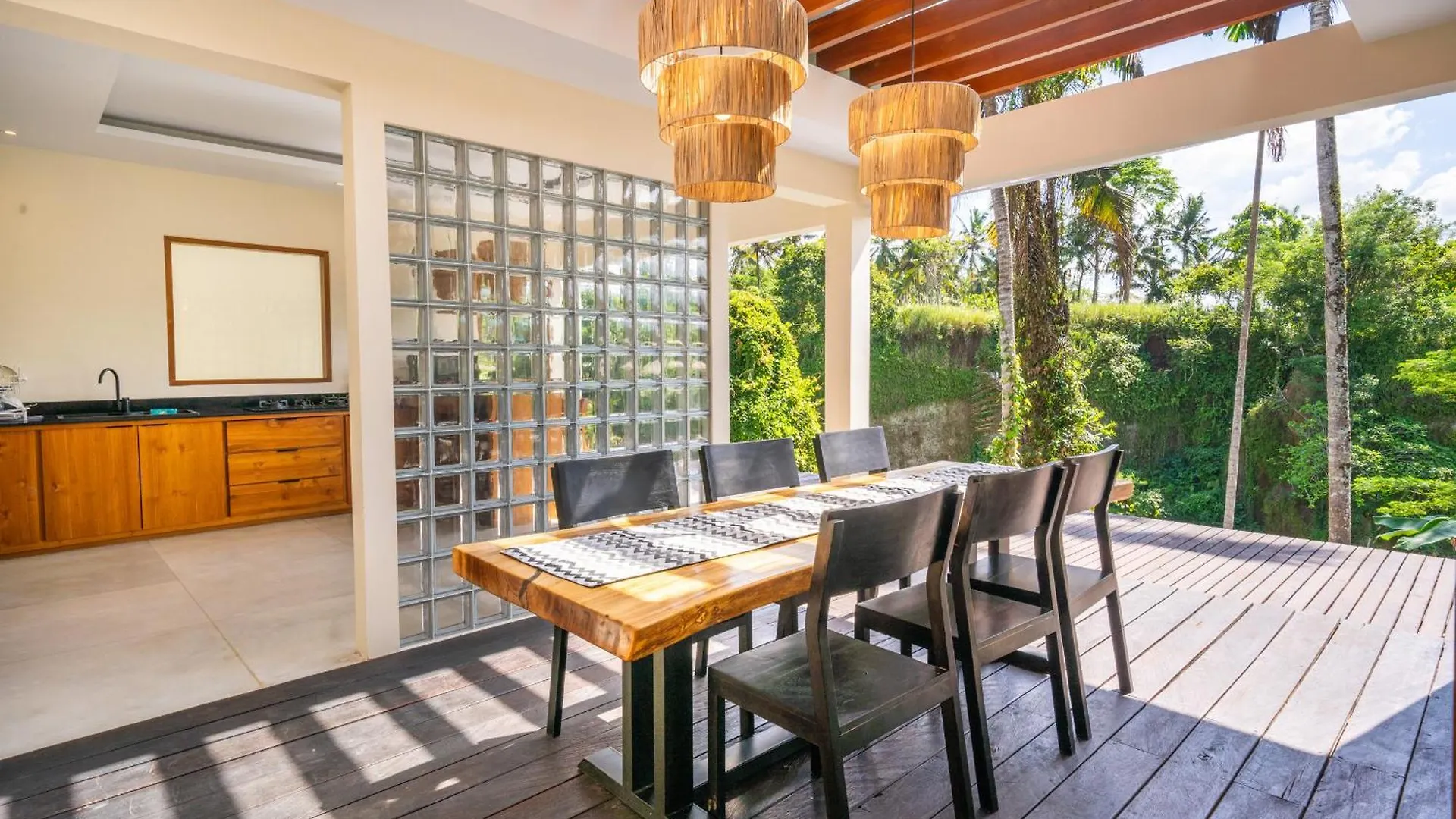 לינה וארוחת בוקר אובוד Eveuss Villa